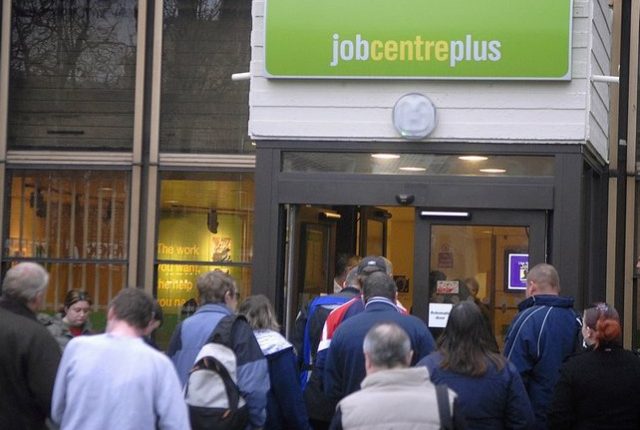 Nedarbas Didžiojoje Britanijoje – mažiausias nuo 1975 m.