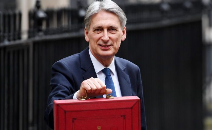 Didžiosios Britanijos biudžetas: iždo departamentas prieš “Brexit” nusiteikęs optimistiškai