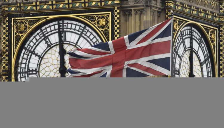 Tikėtina, kad JK Lordų Rūmai mes iššūkį T. Mei dėl europiečių teisių po „Brexit”