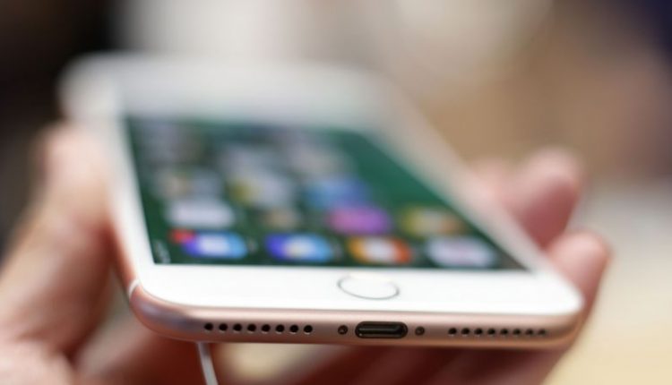 Gudrybė, kuri pravers: kaip dvigubai greičiau įkrauti savo „iPhone“?