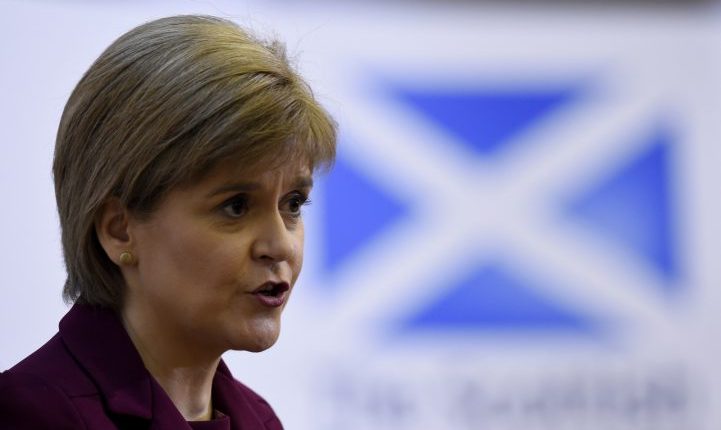 Škotijos premjerė kritikuoja pirmalaikius rinkimus Didžiojoje Britanijoje