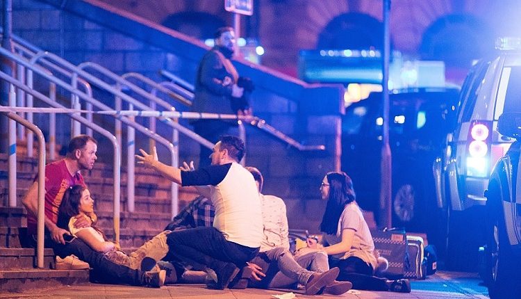 Anglijoje per Arianos Grande koncertą driokstelėjęs sprogimas užmušė 19 žmonių