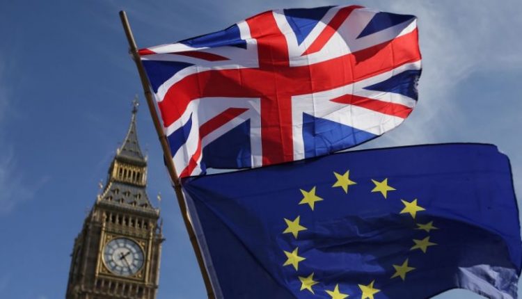 „Brexit“ derybos britų neišgąsdino: atsiskyrimo šalininkų gretos didėja