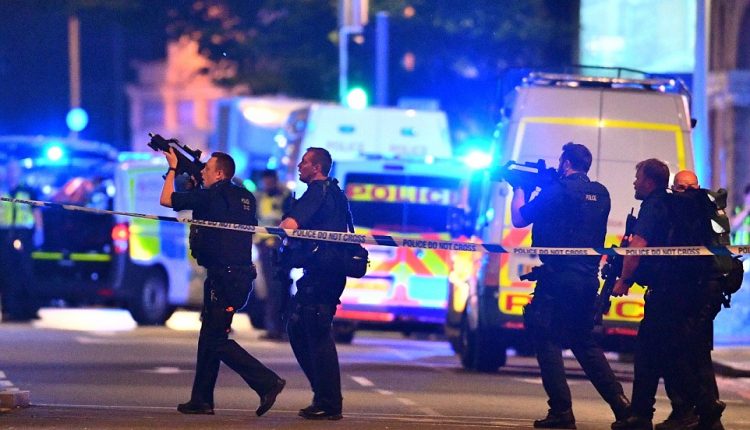 Teroristinio išpuolio Londone aukų skaičius išaugo iki septynių