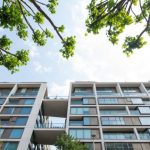 Nuo gaisro nukentėję „Grenfell Tower“ gyventojai įsikurs prabangiame rajone