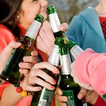 Pykit nepykę, pagal alkoholio vartojimą esate pirmi pasaulyje