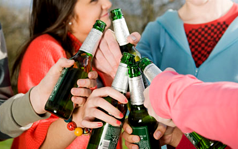 Pykit nepykę, pagal alkoholio vartojimą esate pirmi pasaulyje