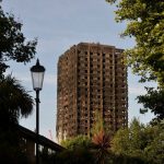 Policija: gaisro Londono daugiabutyje aukų skaičius pasiekė 80
