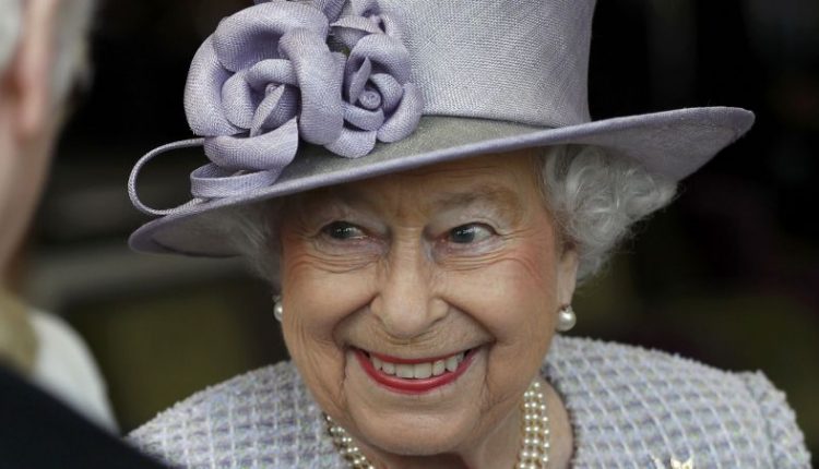Karališki pinigai: kokius turtus valdo Elžbieta II?