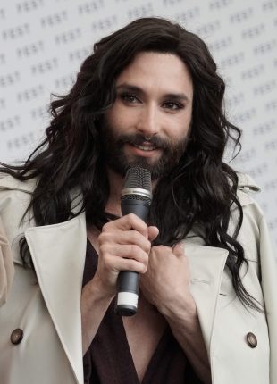 Austrijos žvaigždė Conchita atšaukė pasirodymą Edinburge dėl vizų ginčo