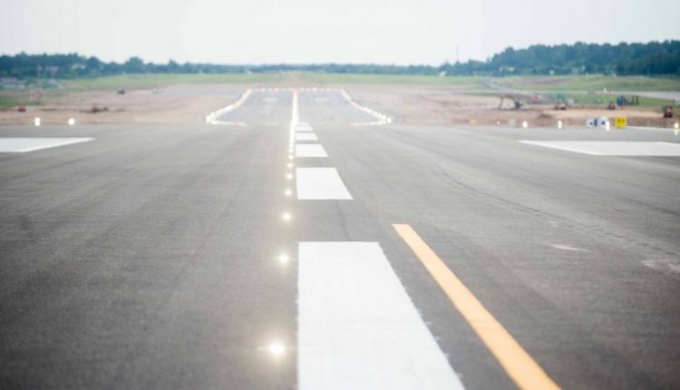 Vilniaus oro uoste vėl leidžiasi ir kyla lėktuvai