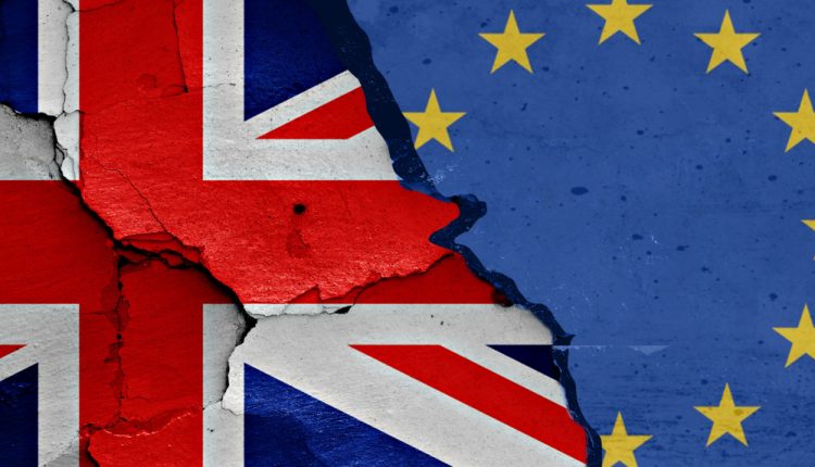 Buvęs JK premjeras ragina vietoj „Brexit“ įvesti griežtesnes imigracijos taisykles