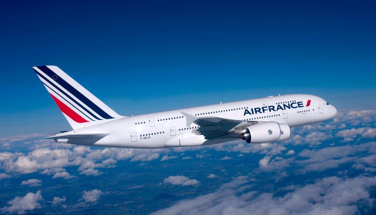 „Air France“ orlaivis su 500 keleivių Kanadoje leidosi avariniu būdu