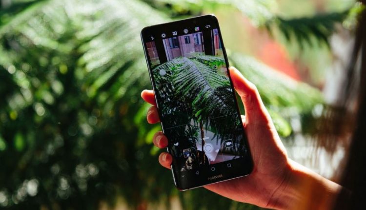 Naujoji išmaniųjų era: „Huawei“ pristatė telefonus, turinčius dirbtinį intelektą