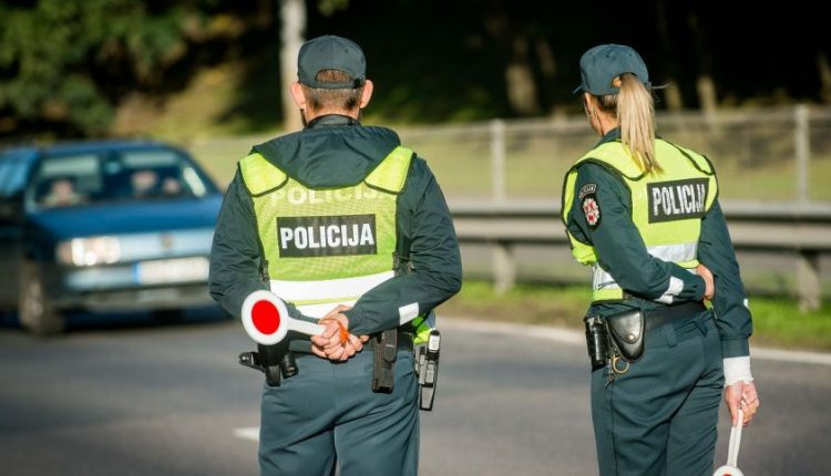 Darbymetis policijai: vairuotojams šį mėnesį paruošė daug reidų