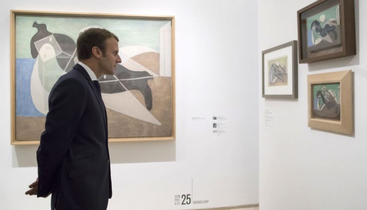 Prancūzijos prezidentas Paryžiuje atidarė didelę Picasso parodą