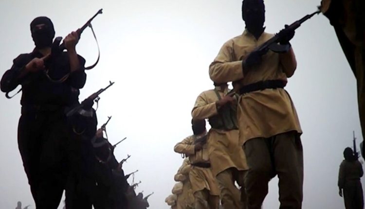 Visi „Islamo valstybės“ kovotojai sirai pasitraukė iš Rakos miesto, sako stebėtojai