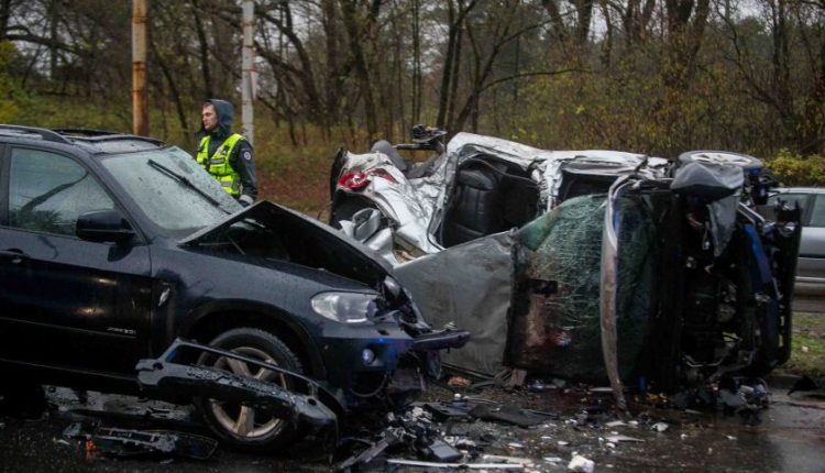 Tragiškas automobilių susidūrimas Vilniuje: žuvo 20-metė mergina