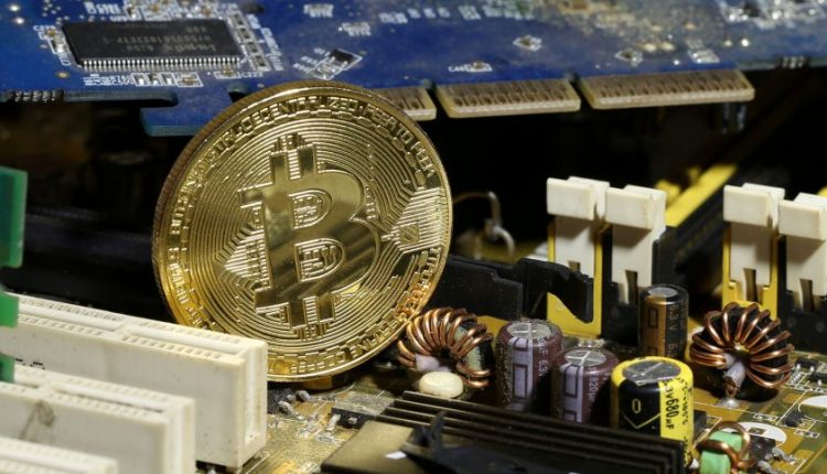 Ekspertai: bitkoino vertė gali kristi iki nulio
