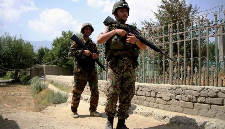 Kabule susisprogdinus mirtininkui, žuvo 11 žmonių, sužeisti 25