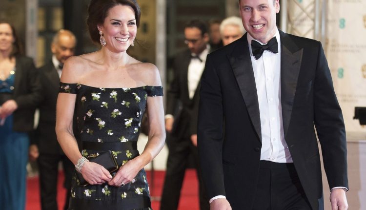 Kembridžo kunigaikštienės prieš BAFTA apdovanojimus laukia juodos suknelės „dilema“