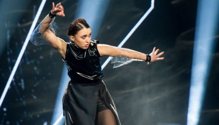 „Eurovizijos“ atrankos komisijos numylėtinė Godo atskleidė, kodėl stengiasi atsiriboti nuo konkurentų