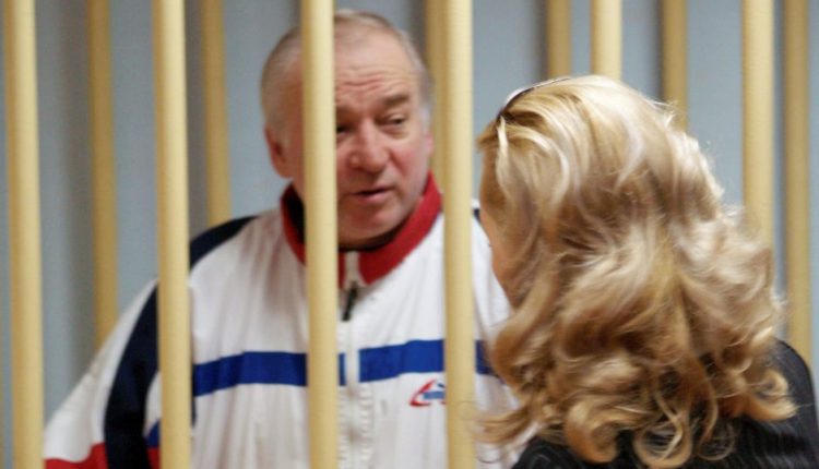 Rusijoje dėl buvusio šnipo apnuodijimo kaltinama Britanija