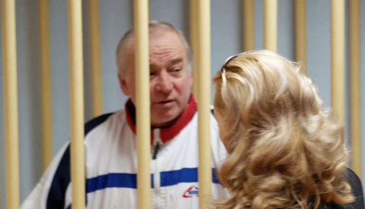 Londonas ir Maskva ginčijasi dėl buvusio rusų šnipo įtariamo apnuodijimo