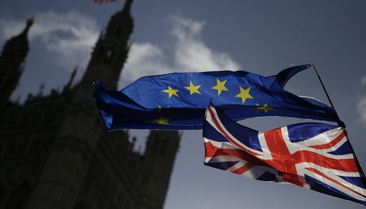 Britanijos vyriausybė svarsto pasiruošimus išstoti iš ES be sutarties
